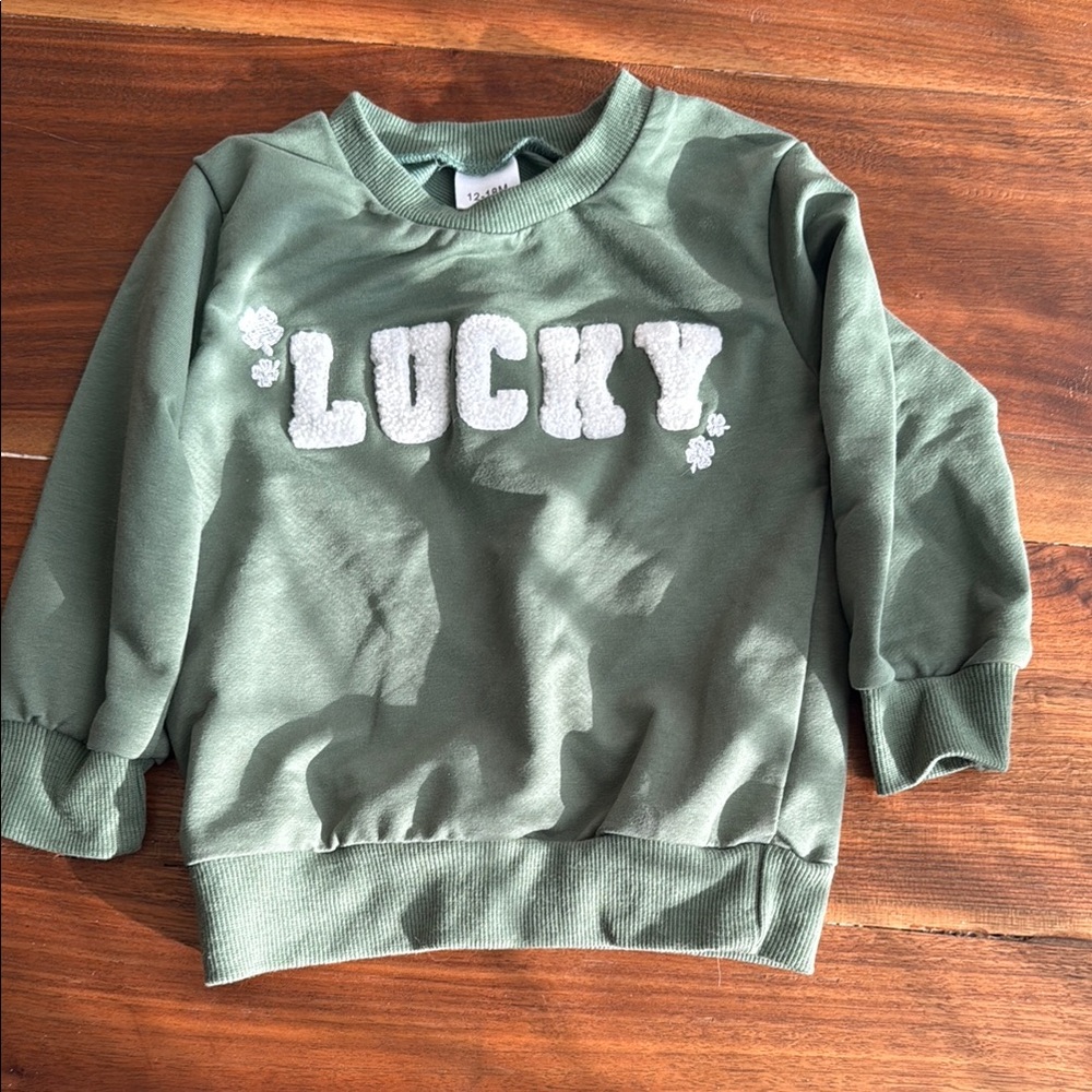 Green Kids Sweatshirt with 'Lucky' Print